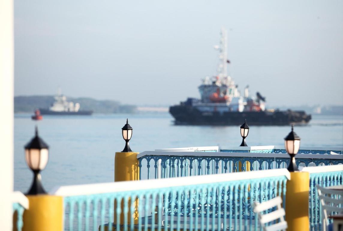 Bloom Boutique Waterfront Fort Kochi Bagian luar foto